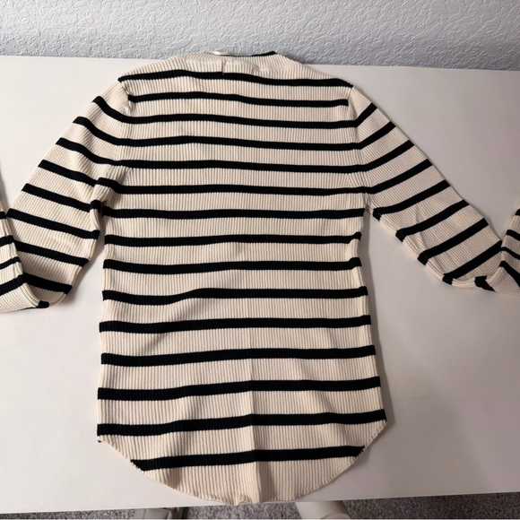 STRADIVARIUS Black & Cream Striped Sweater – Classic Prep & French Girl Chic ✨ - Picture 5 of 10